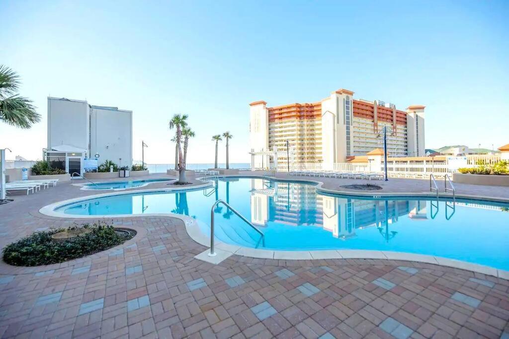 Beachfront,5pools,2hottubs,pickleball,gym,jetskis Villa
